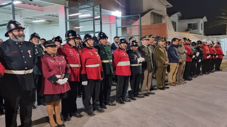 Discursos de autoridades, desfile y premiación por años de servicio: Actividades por el 18º aniversario de Bomberos Metropolitano Sur